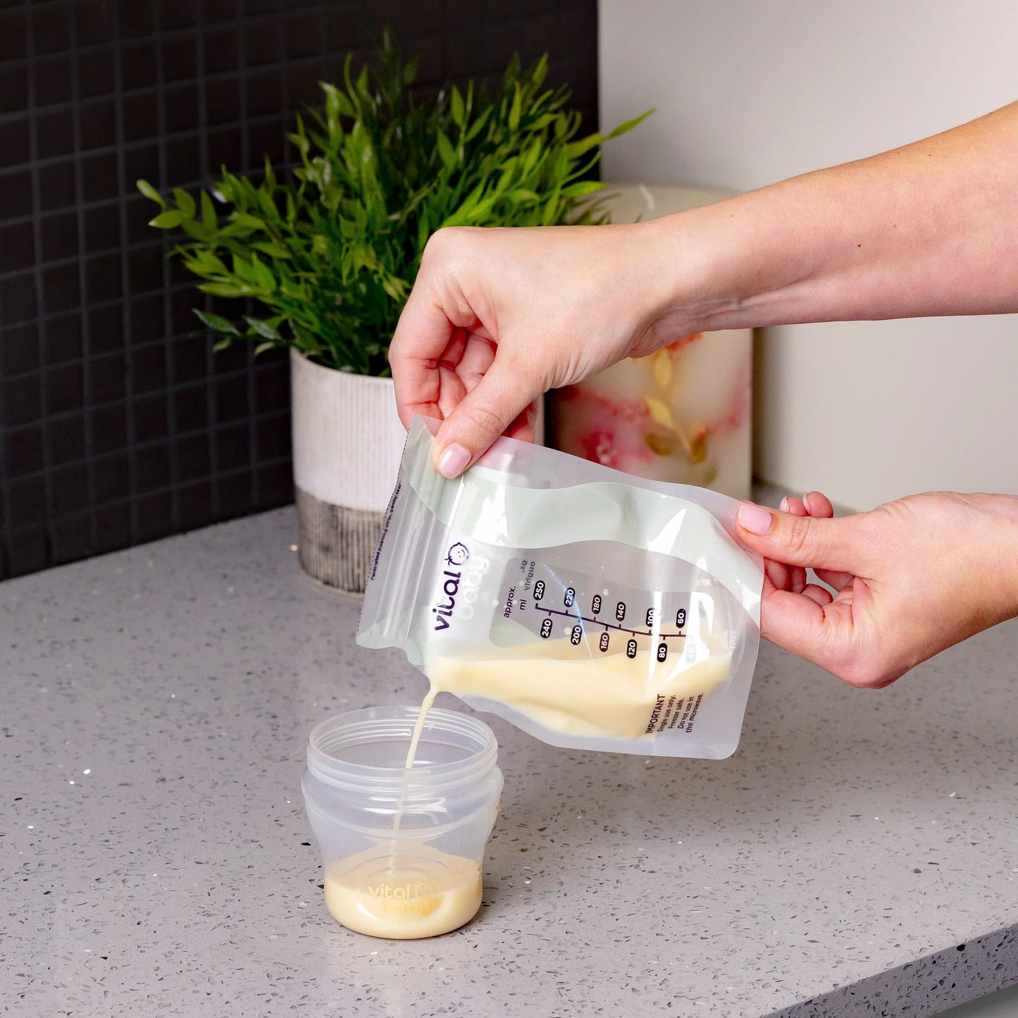 Vital baby easy pour milk storage bags